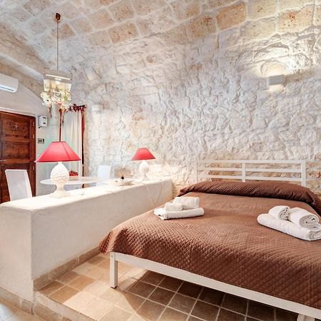 Le Bianche Suites Ostuni Bagian luar foto