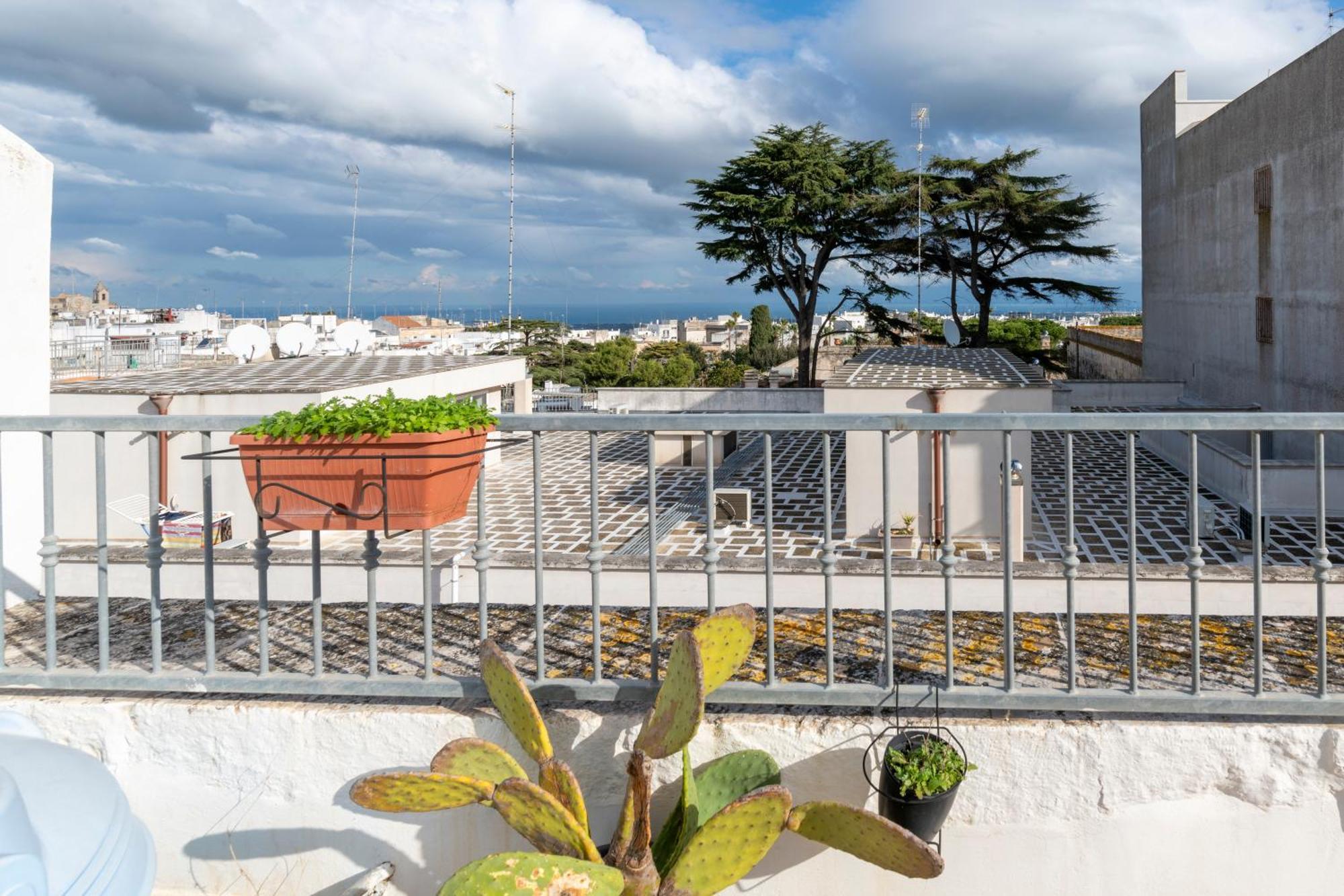 Le Bianche Suites Ostuni Bagian luar foto
