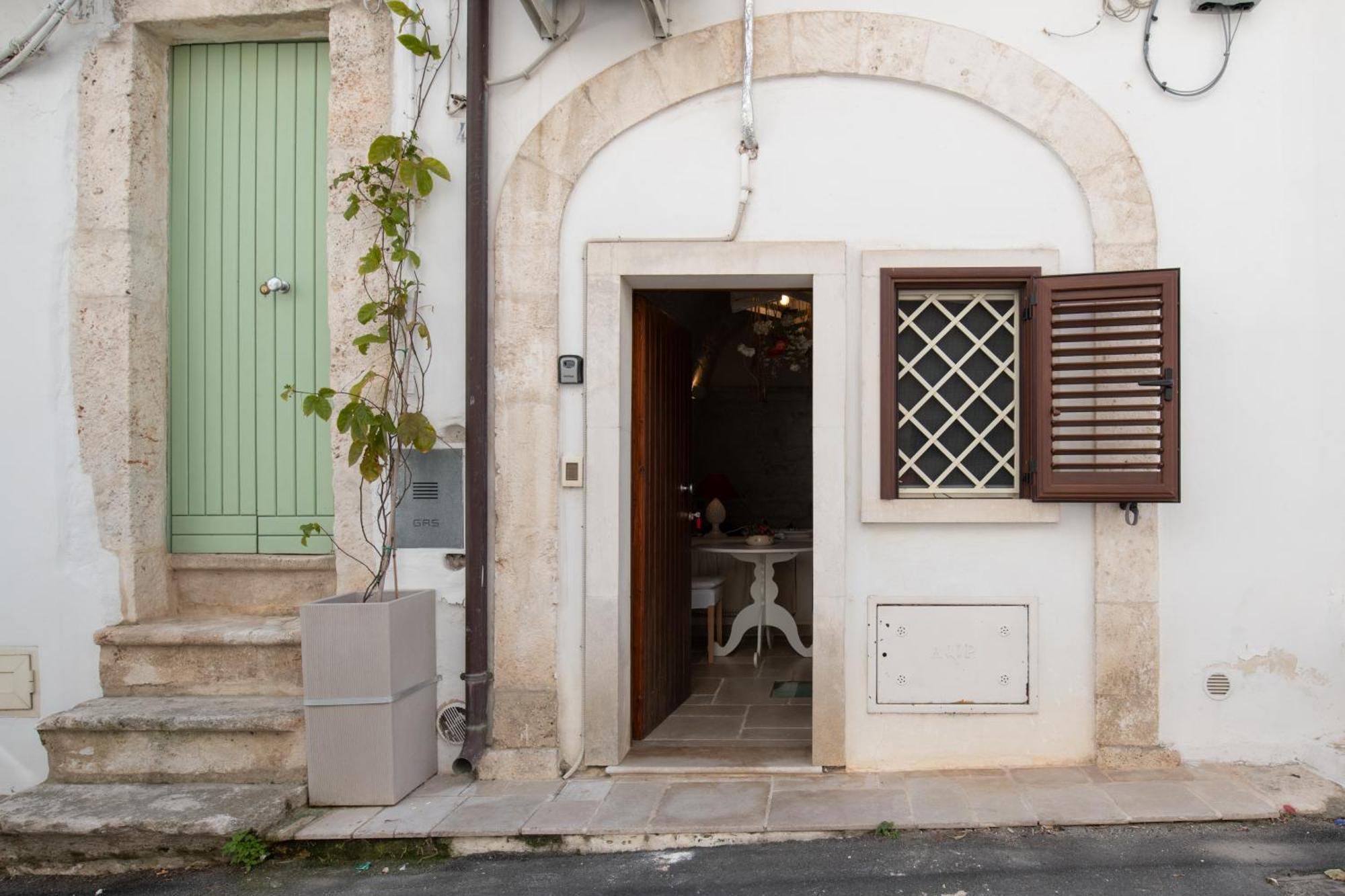 Le Bianche Suites Ostuni Bagian luar foto