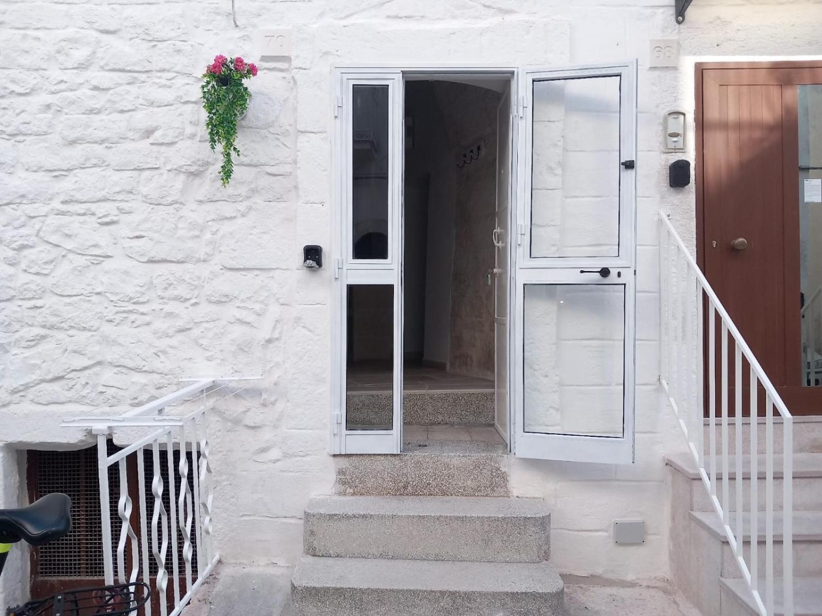 Le Bianche Suites Ostuni Bagian luar foto