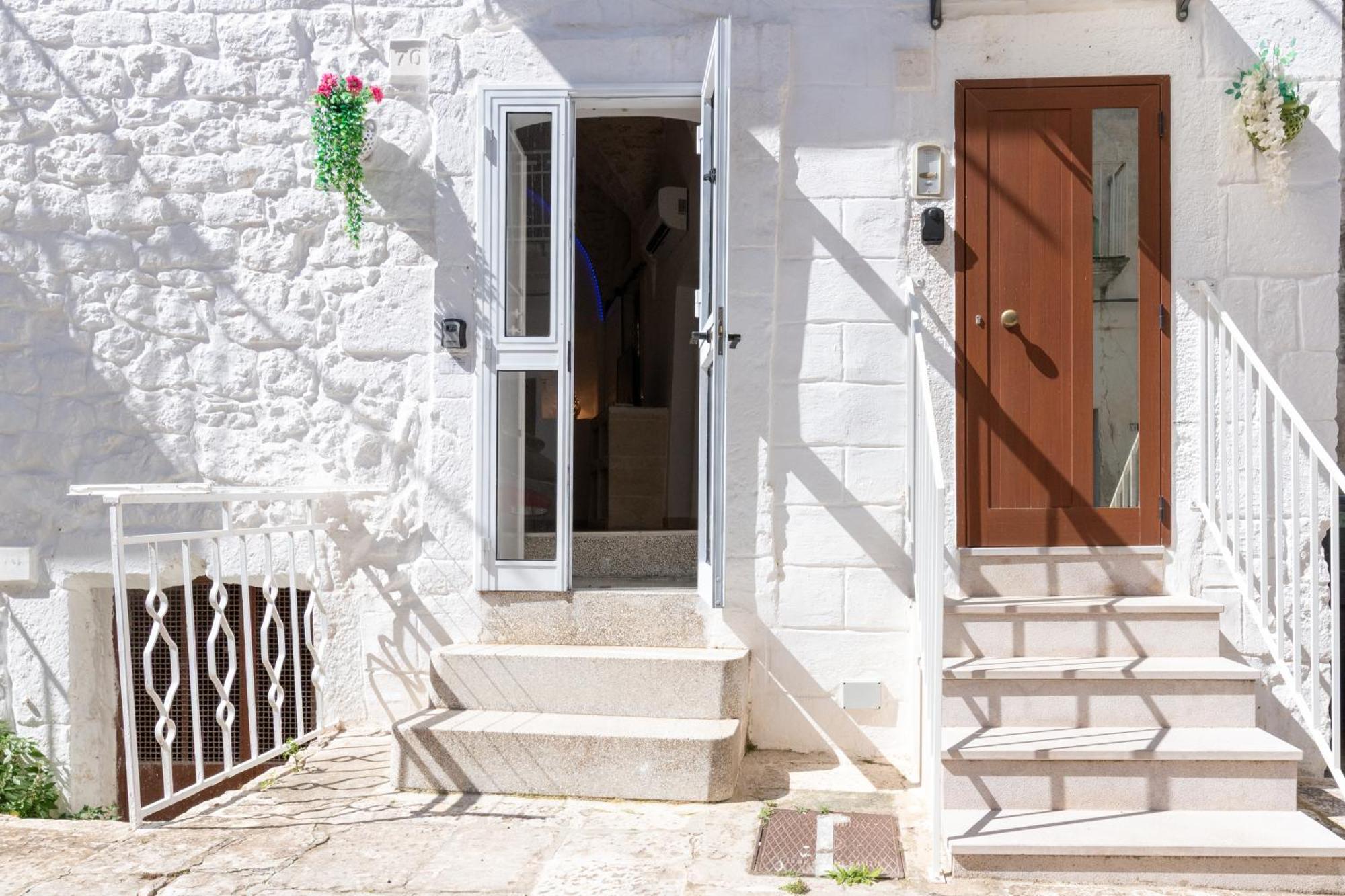 Le Bianche Suites Ostuni Bagian luar foto